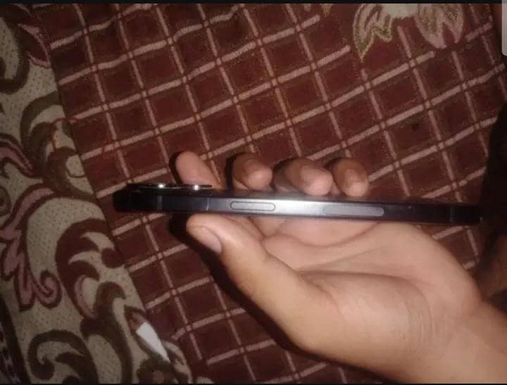 Apple iPhone 15 3