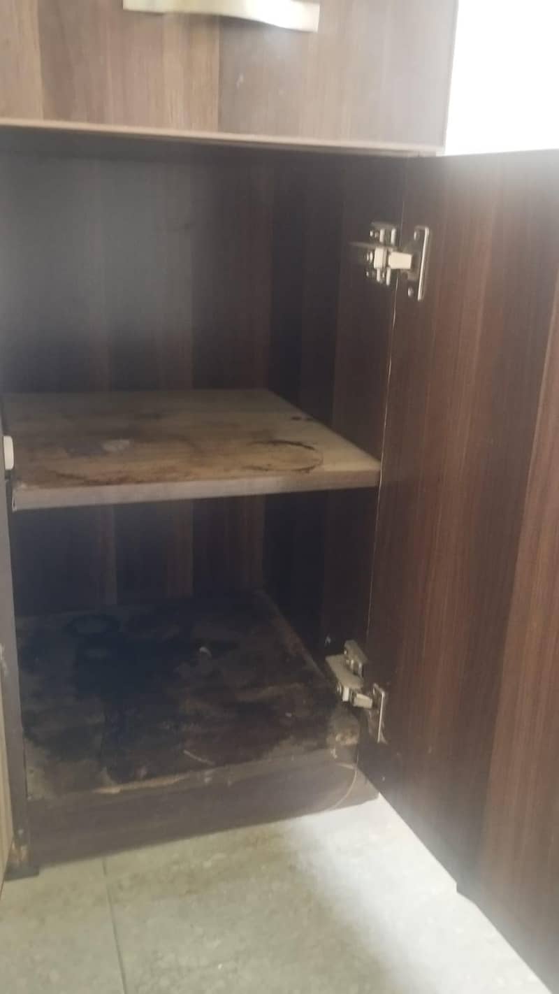 Dressing table 4