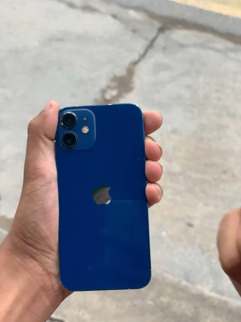 Apple iPhone 12 mini 4