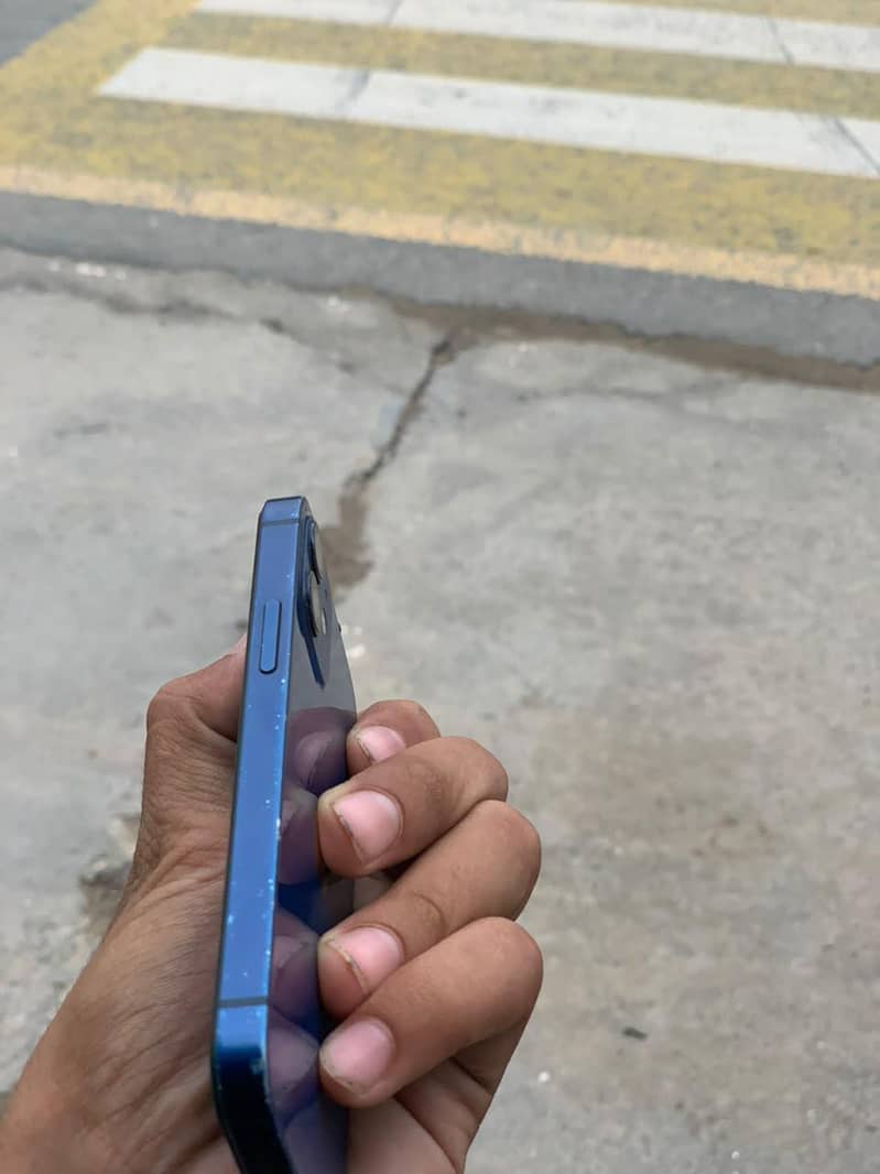 Apple iPhone 12 mini 6