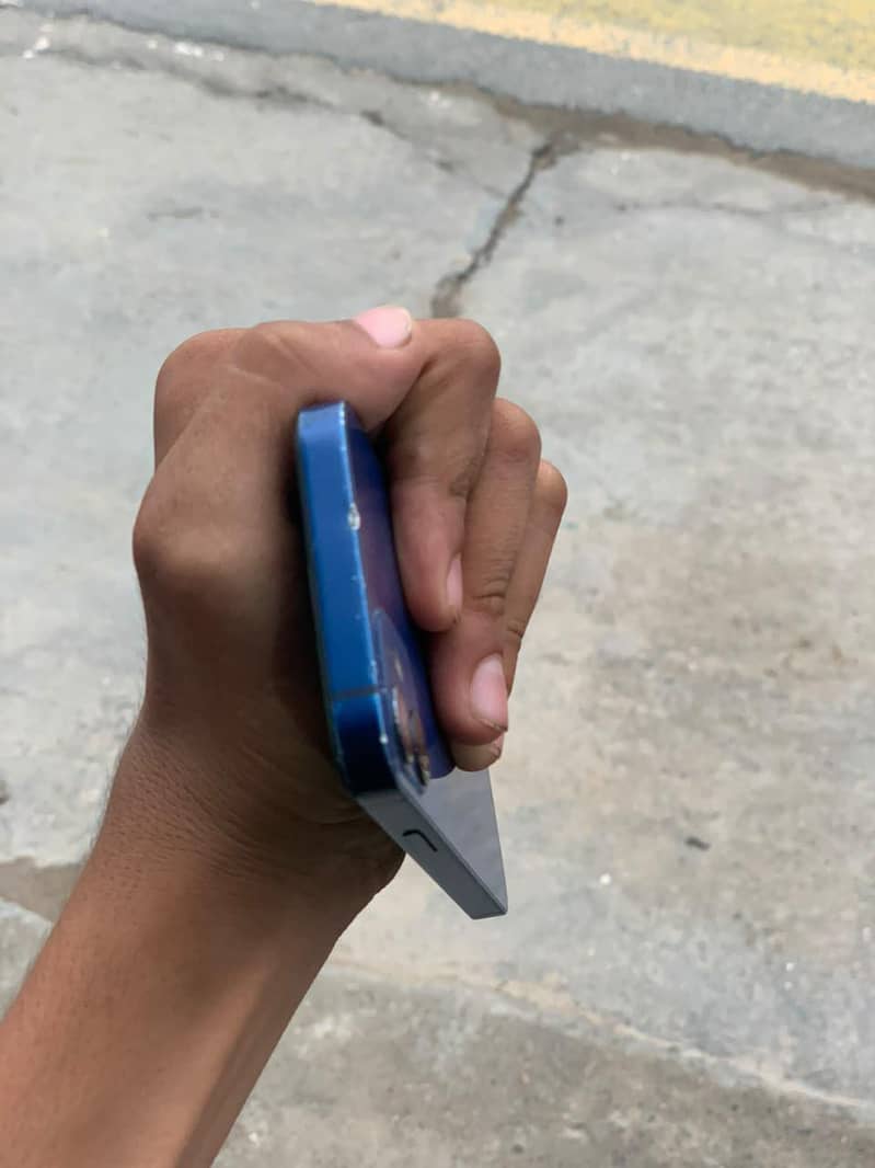 Apple iPhone 12 mini 7