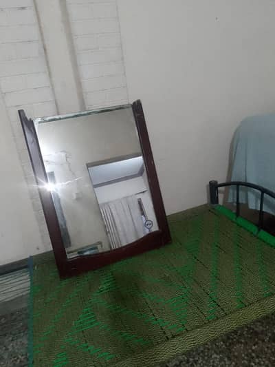 best mirror size wall. condition new