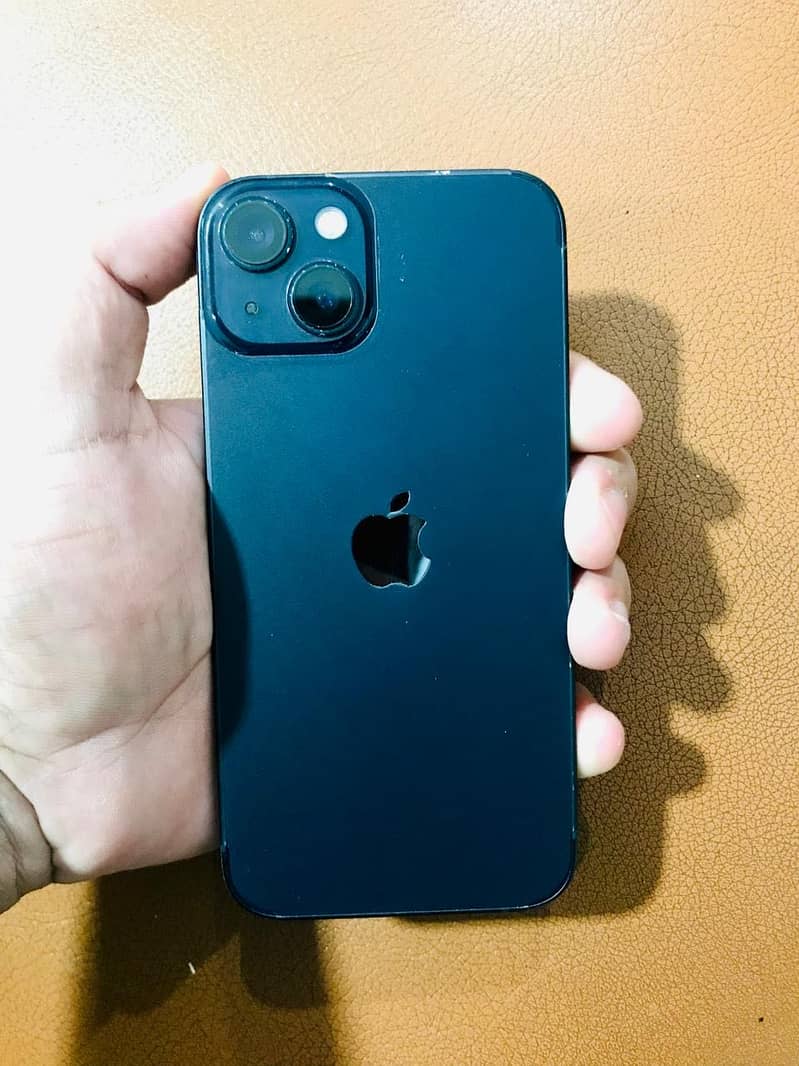 Apple iPhone 13 4