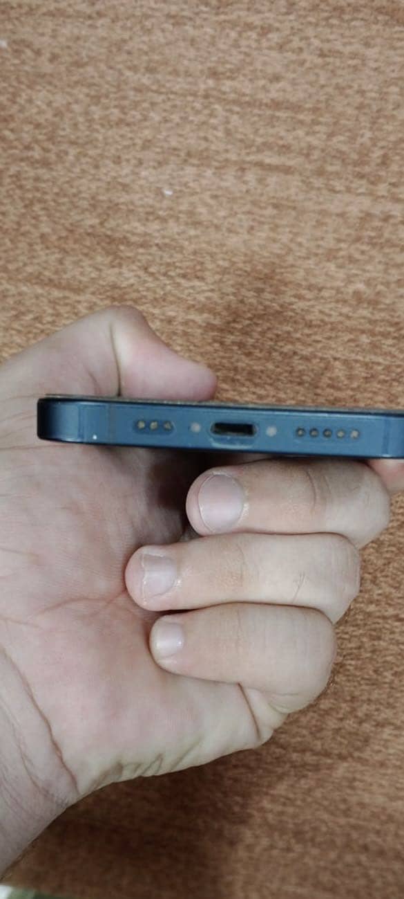 Apple iPhone 13 7
