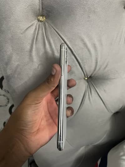 Apple iPhone 11 Pro Max 75 Bettery  Health | Waterpack Intact |
