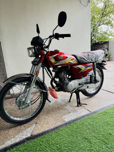 Honda CG125 2025/2026. Very excellent condition