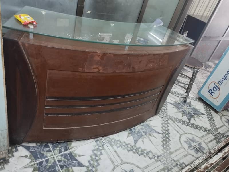 Reception counter 1