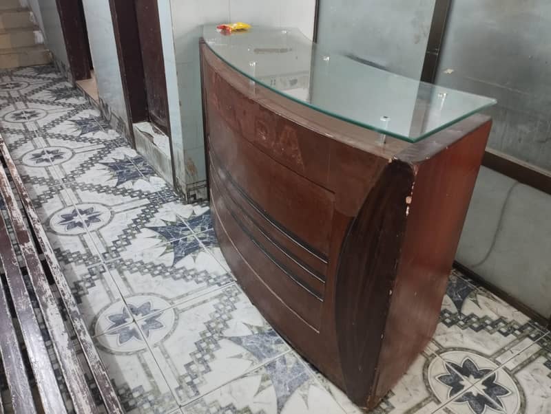 Reception counter 2