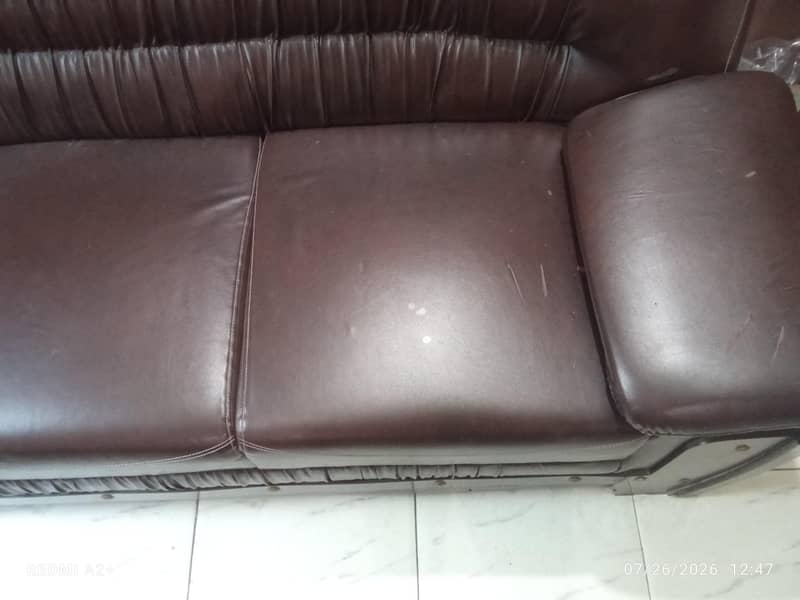 leather sofa 0