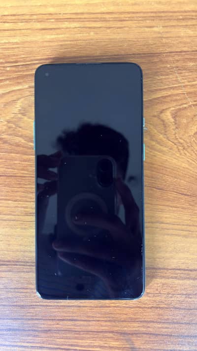 Oneplus 8t 12/256 all okay PUBG ma 90 fps deta ha back break green lin