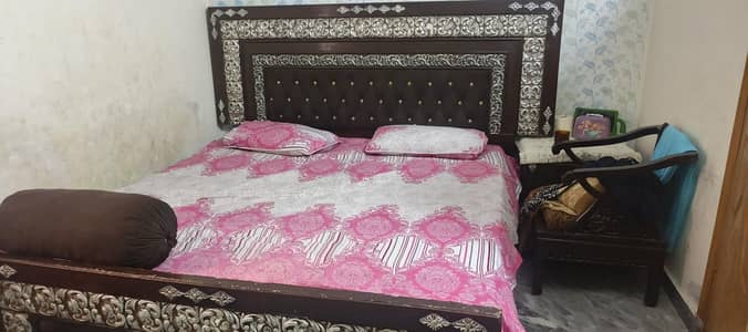 King Bed with 1 side Table