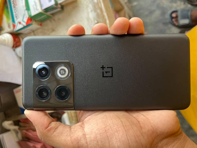 One Plus 10 Pro 6