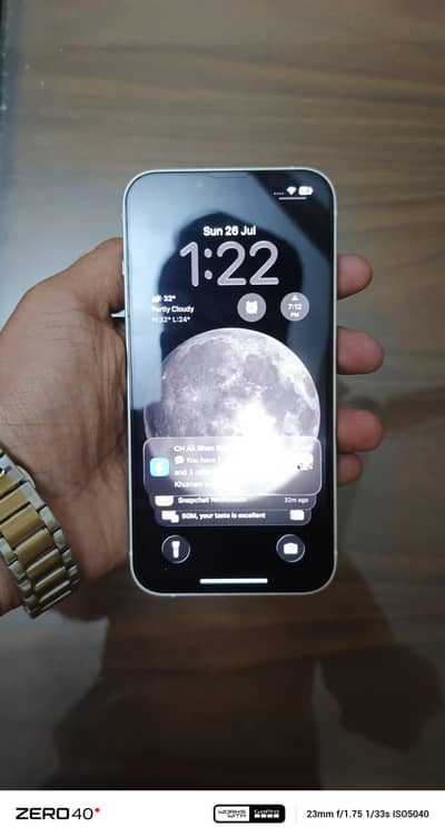 Apple iPhone 13