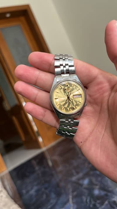 Seiko 5 Gold Sunburst Dial