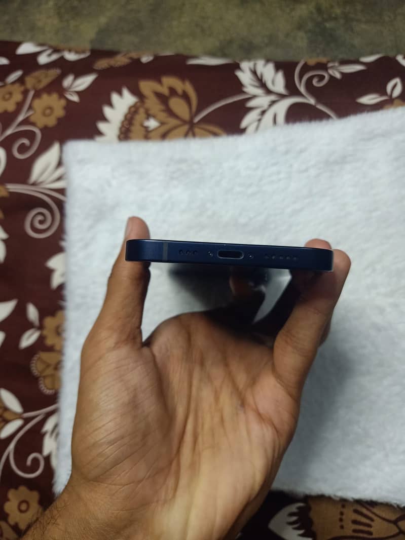 Apple iPhone 12 0