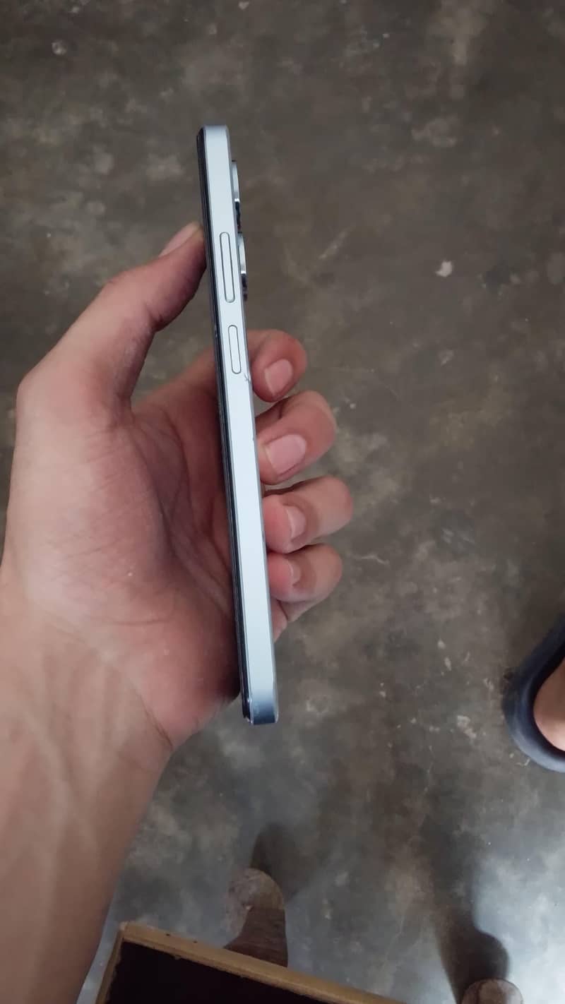 Realme Note 60 4