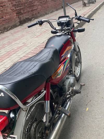 For sale CD70 Bike (Timepass ,Scammer Chawal log dafa dor raho is say]