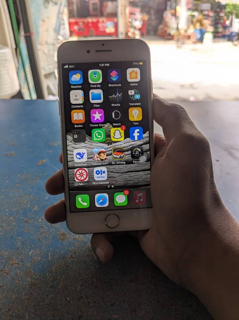 Apple iPhone 7 2
