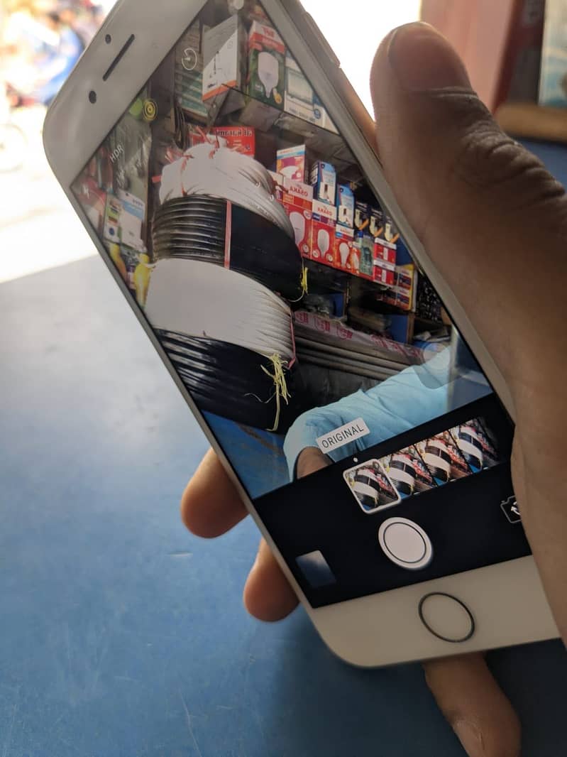 Apple iPhone 7 3