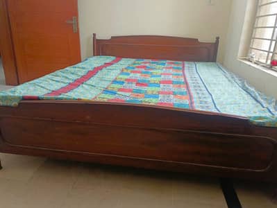 aolid wooden double bed