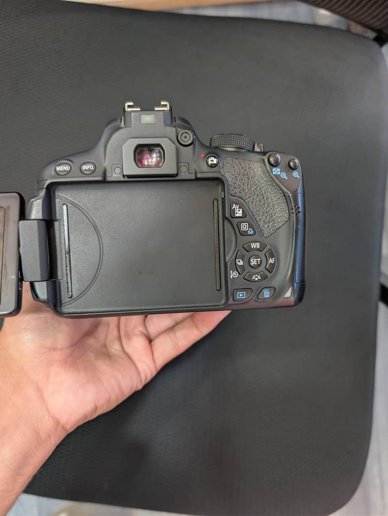 Canon camera 700D 1