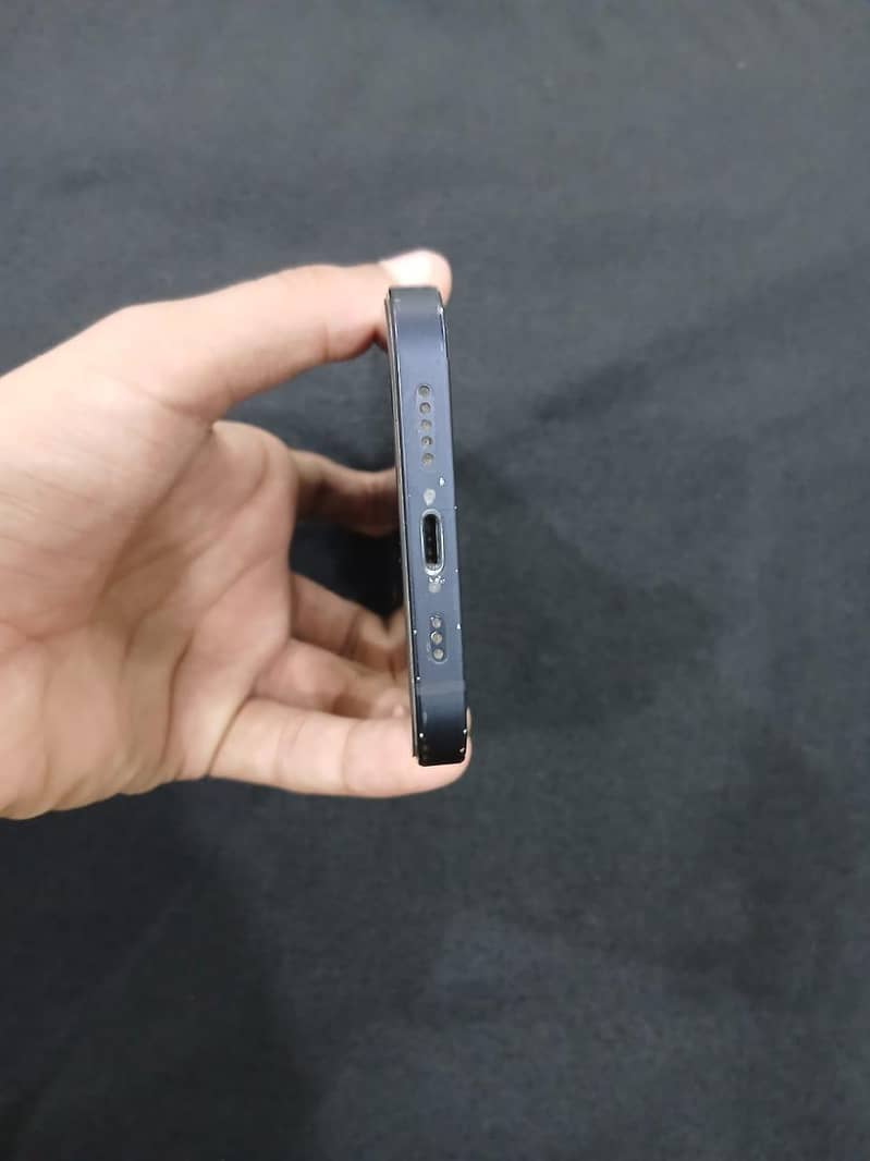 Apple iPhone 12 5