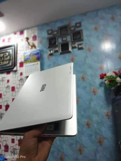 Stone | core i5 8th gen | Ram 4gb ddr4 | Hard 128gb m2 card