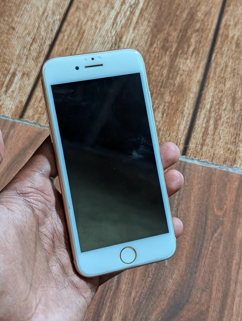 Apple iPhone 8 1