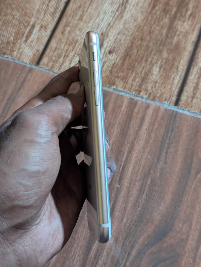 Apple iPhone 8 7