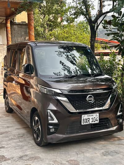 Nissan roox hybrid