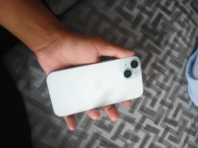 Apple iPhone 15 9