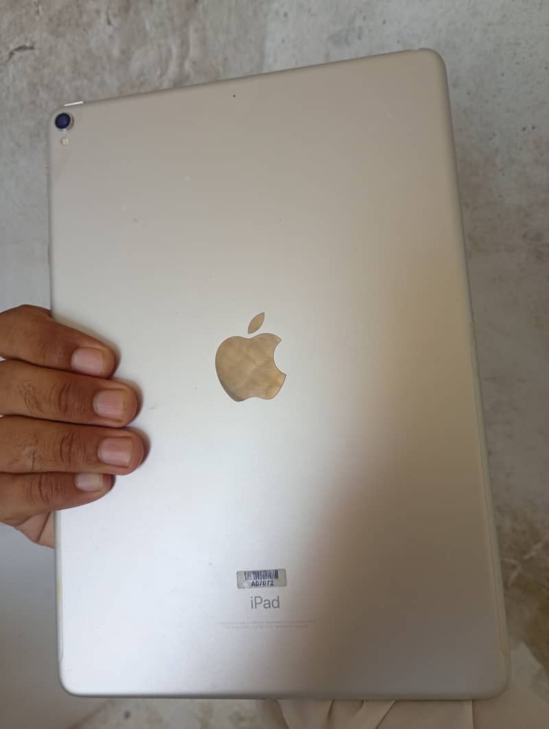 Ipad pro 64gb Good Condition 1