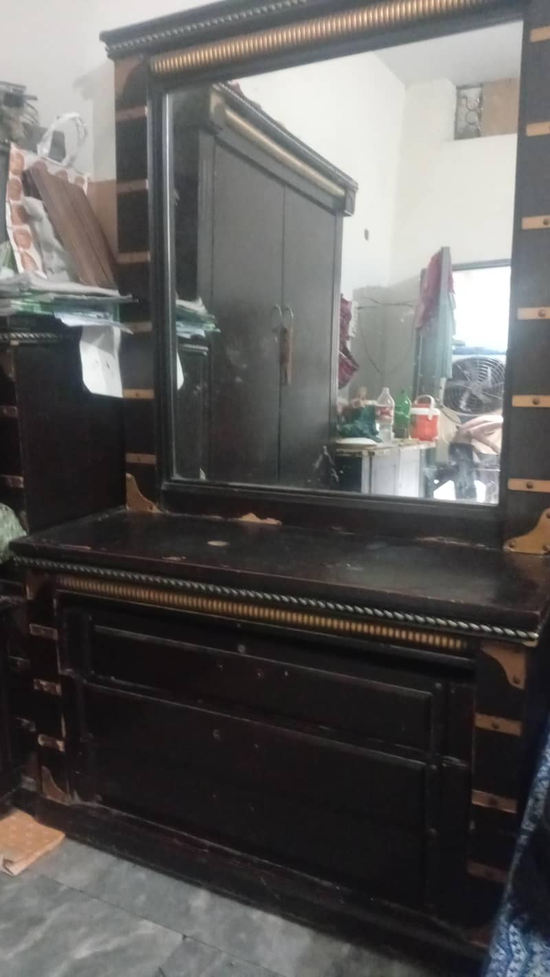 Bed showcase dressing table for sell 0