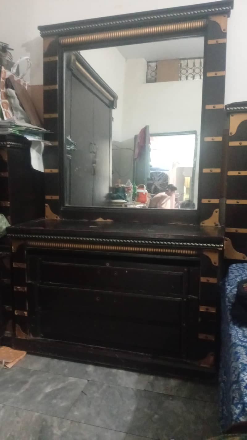 Bed showcase dressing table for sell 1