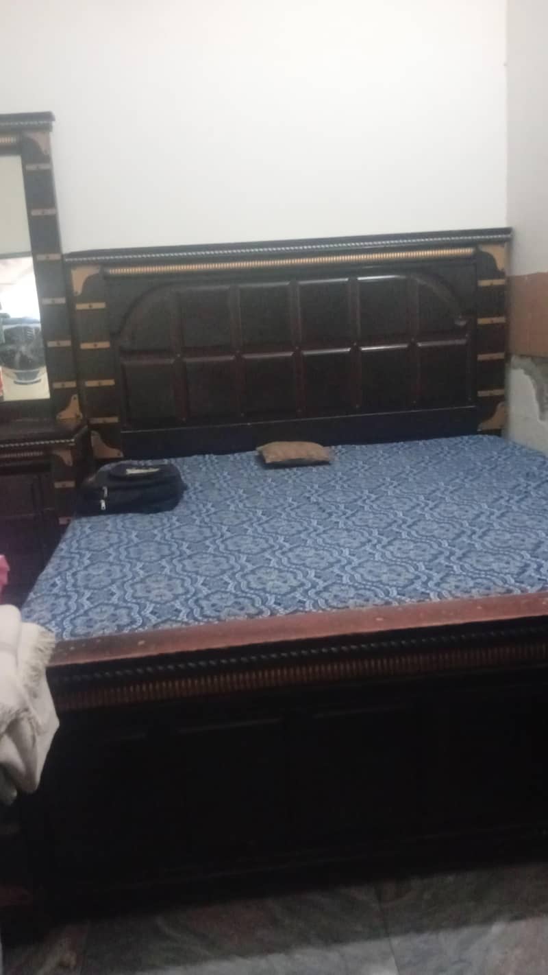 Bed showcase dressing table for sell 3
