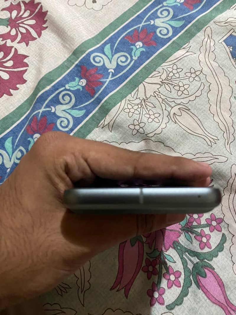 Google Pixel 8 2