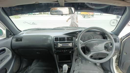 Toyota Corolla XE 2000