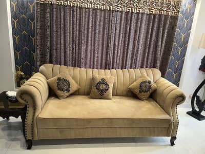 Selling 7 seater sofa condition new