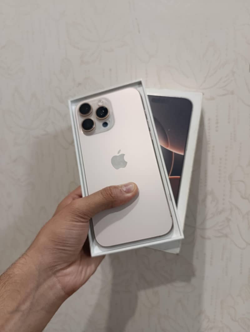 iPhone 16 pro max 9