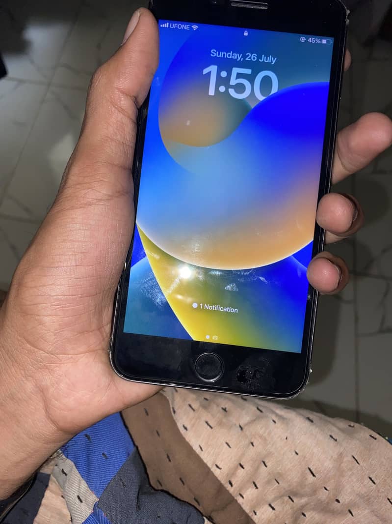 Apple iPhone 8 Plus 1
