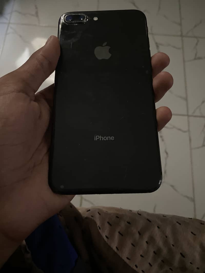 Apple iPhone 8 Plus 5