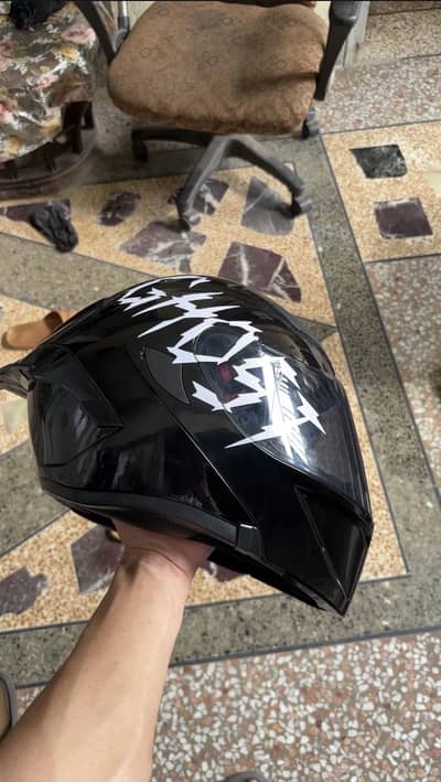 Leo helmet