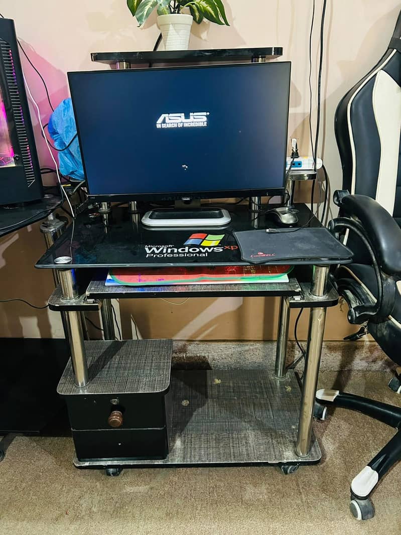 Computer table 1