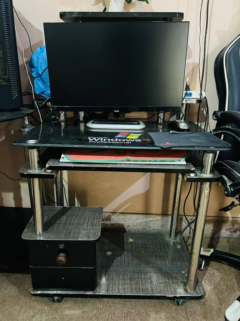 Computer table 4