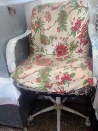 CHAIR 01 ADAD