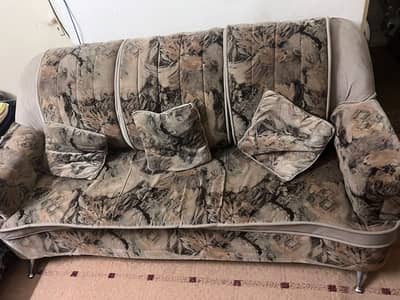 5 Seater Sofa Set – Good Condition | Used