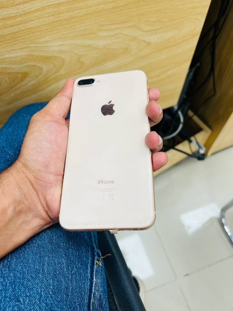 Apple iPhone 8 Plus 2