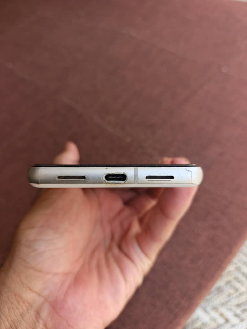Google Pixel 7 4