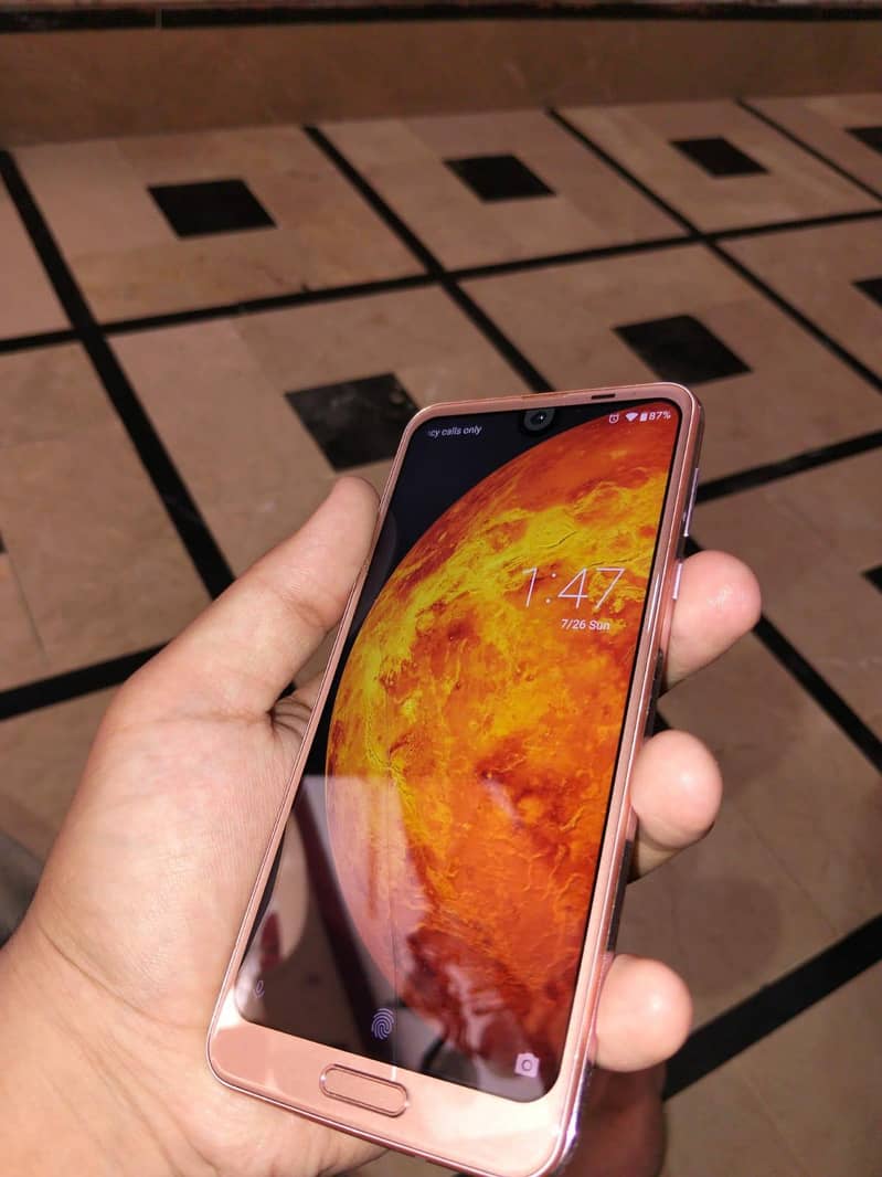 Sharp Aquos R2 2