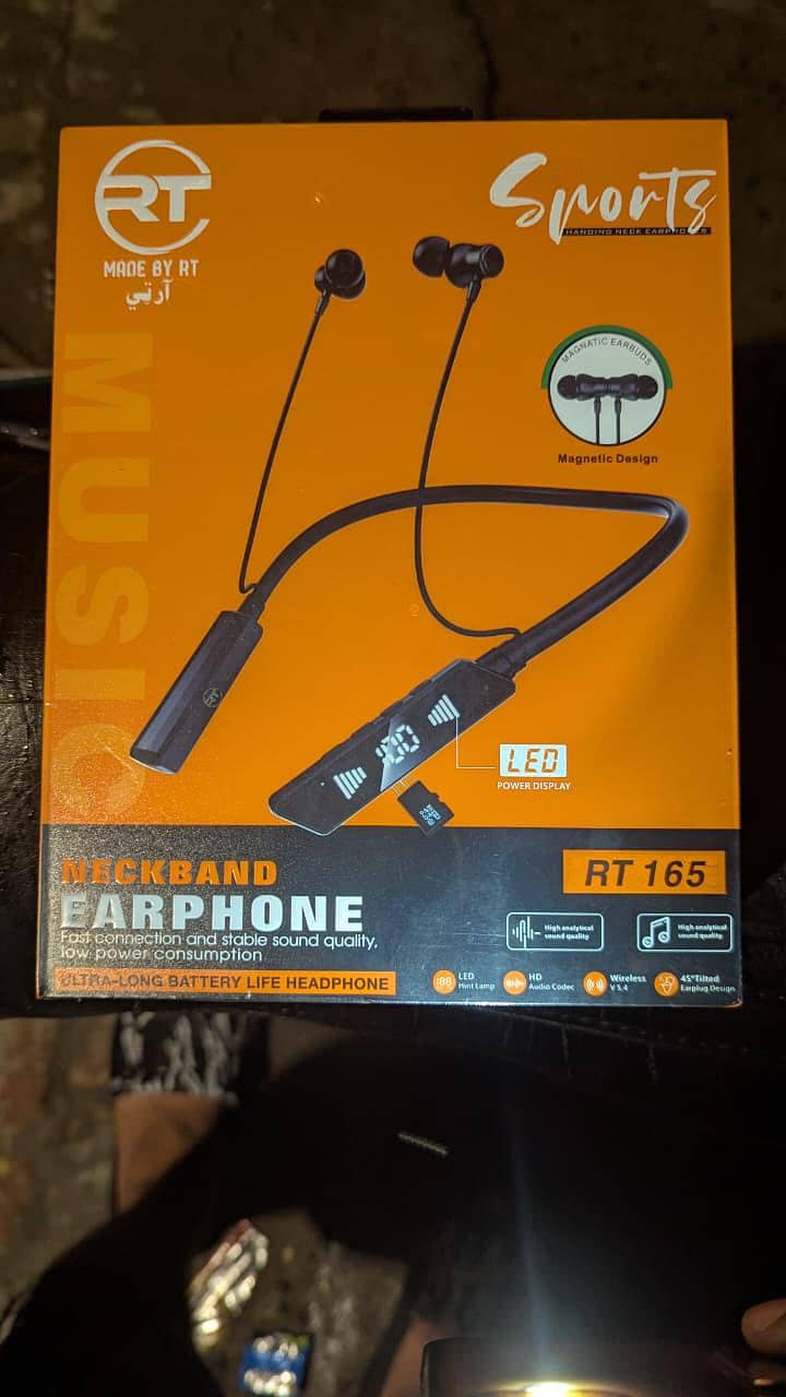 RT Neckband 0